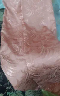 دو عدد پرده هر عدد سه متر با یه چوب پرده