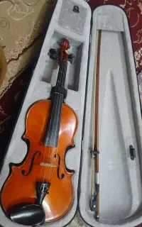 یک عدد  ویالون سالم در حد نو