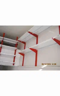 کتاب قفسه گوشواره قرمز