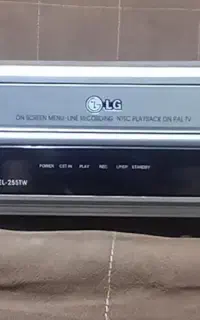 ویدئو ضبط و پخش VHS مدل LG