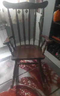 صندلی راک و  قفسه اسباب بازی  بچه  اینه ودراور