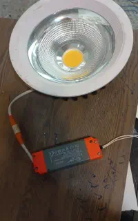 چراغ هالوژن توکار