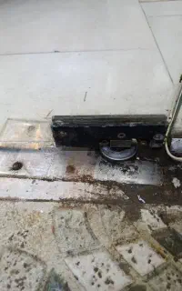 تعمیرات تخصصی شیشه سکوریت تعویض لولا استپ قفل