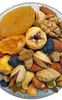 فروشنده آقا حداکثر سن ۲۰ سال
