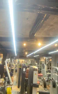 منشی باشگاه بدنسازی