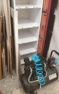 نصب کابینت تعمیر در و دراور و کمد دیواری. پله چوبی