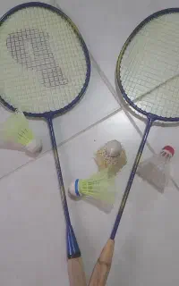 راکت و توپ بدمینتون