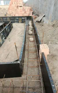 بنا وچند تا کارگر روز مزدی