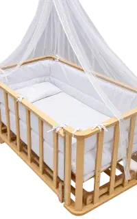 گهواره چوبی نوزاد با پشه‌بند و سرویس کامل