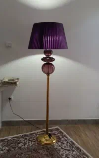 آباژور ایستاده