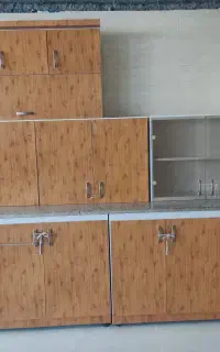 کابینت فلزی تمیز