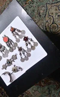 اویز عقیق وسکه های قدیمی