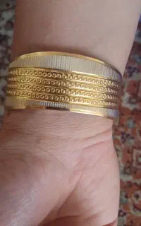 طلا۳۰۰ بالای تابلو