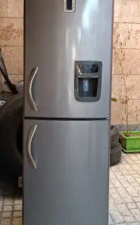یخچال نقره‌ای