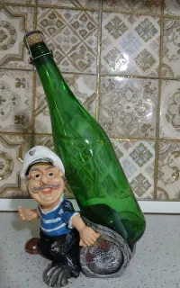 مجسمه ملوان وبطری