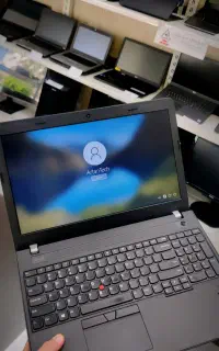 لپتاپ Lenovo نسل۷هفت رم۸ هاردssd