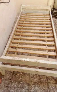 تخت چوبی بزرگ