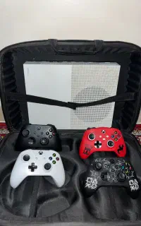 Xbox One S Digital 1TB+ 4دسته + کیف حمل ایکس باکس