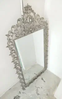 آینه شمعدان. در حد