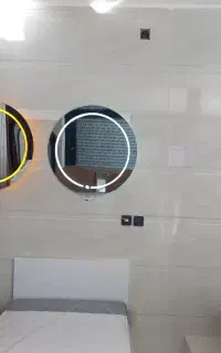 اینه قدی و دو فرمه و بک لایت