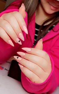 خدمات کاشت ناخن