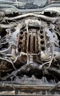 تعمیر تخصصی موتور تعمیرگاه خودرو های خارجی