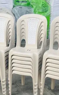 صندلی کرایه داده می شود