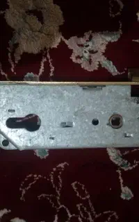 قفل درب چوبی و آهنی
