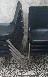 ۹ عدد صندلی  پلاستیکی  پایه فلزی سلام