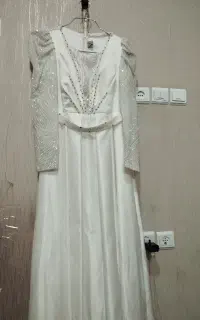 یک عدد لباس مجلسی