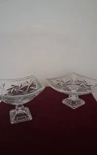 دوتا ظرف پایه دار خارجی ومیوه خوری ایرانی نو