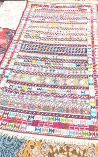 یک عدد ورنی دست بافت به فروش رسید