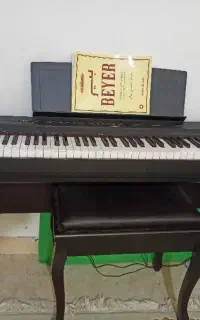 پیانو ۱۲۵یاماها