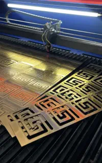 برش و حکاکی لیزر