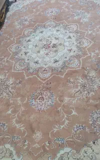 فرش کرم قهوه ای