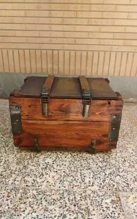 جعبه چوبی قدیمی بازسازی شده