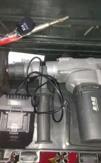 دریل تخریب شارژی. پیکور. بتن کن شارژی