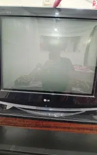 تلویزیون ال جی ۲۱ اینچ کاملا سالم و تمیز