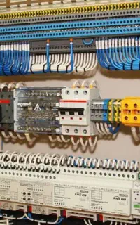 برقکار رفع اتصالی برقکش کابل کشی نصب خط تلفن آیفون