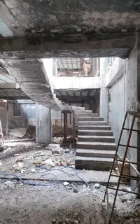 پله گرد و استخر