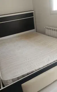 تخت خاب دونفره جک دار. در حد نو