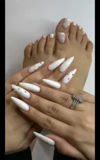 آموزش کاشت ناخن