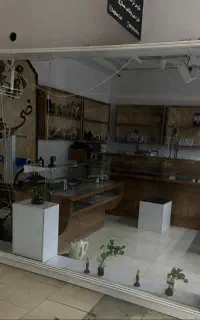 فروش مغازه در بازار سر پوشیده