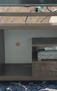 زیر تلوزیون