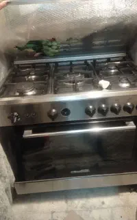 یک عدد اچاق گاز بفروش میرسد در حد نو
