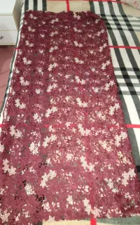 ۲عدد پارچه مجلسی زرشکی و کرم ، و سفید صدفی،نو