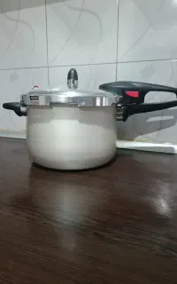 زودپز دسته دار