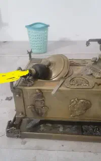 سماور و منقل زغالی سالم و کهنه