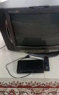 تلویزیون رنگی همراه با دستگاه دیجیتال