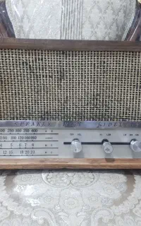 رادیو قدیمی چوبی